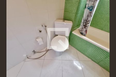 Apartamento à venda com 100m², 3 quartos e 1 vaga Apartamento à venda com 100m², 3 quartos e 1 vagaBanheiro social