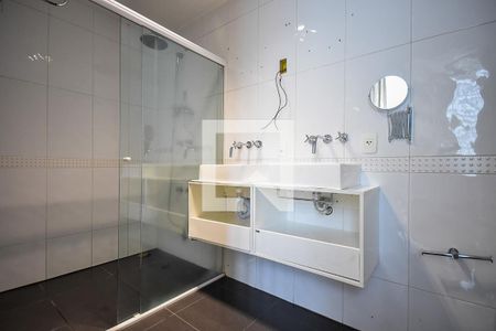 Apartamento à venda com 188m², 1 quarto e 2 vagas Apartamento à venda com 188m², 1 quarto e 2 vagasBanheiro suíte