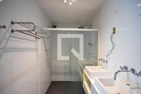 Apartamento à venda com 188m², 1 quarto e 2 vagas Apartamento à venda com 188m², 1 quarto e 2 vagasBanheiro suíte