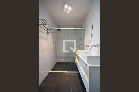 Apartamento à venda com 188m², 1 quarto e 2 vagas Apartamento à venda com 188m², 1 quarto e 2 vagasBanheiro suíte