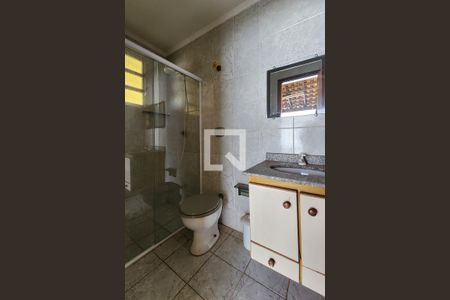 Casa à venda com 450m², 4 quartos e 6 vagas Casa à venda com 450m², 4 quartos e 6 vagasBanheiro de serviço