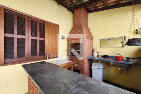 Casa à venda com 450m², 4 quartos e 6 vagas Casa à venda com 450m², 4 quartos e 6 vagasChurrasqueira