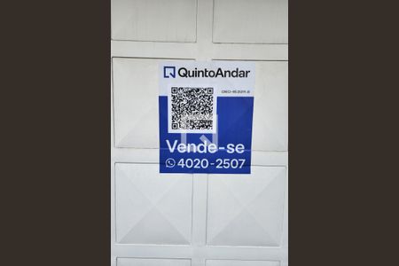 Casa à venda com 450m², 4 quartos e 6 vagas Casa à venda com 450m², 4 quartos e 6 vagasPlaquinha