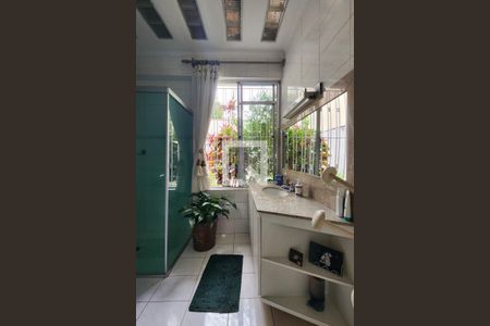 Casa à venda com 450m², 4 quartos e 6 vagas Casa à venda com 450m², 4 quartos e 6 vagasBanheiro da Suíte 1