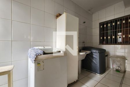 Casa à venda com 450m², 4 quartos e 6 vagas Casa à venda com 450m², 4 quartos e 6 vagasÁrea de Serviço