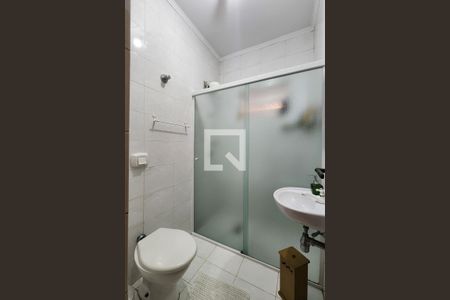 Casa à venda com 450m², 4 quartos e 6 vagas Casa à venda com 450m², 4 quartos e 6 vagasBanheiro da Suíte 2