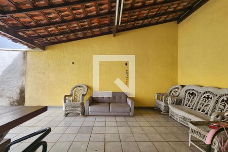 Casa à venda com 450m², 4 quartos e 6 vagas Casa à venda com 450m², 4 quartos e 6 vagasChurrasqueira