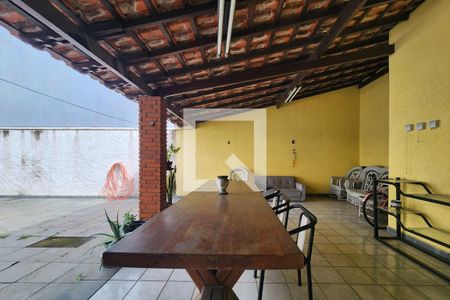 Casa à venda com 450m², 4 quartos e 6 vagas Casa à venda com 450m², 4 quartos e 6 vagasChurrasqueira