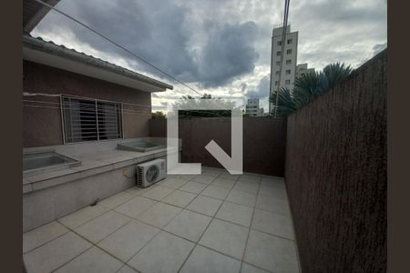 Casa à venda com 280m², 4 quartos e 3 vagas