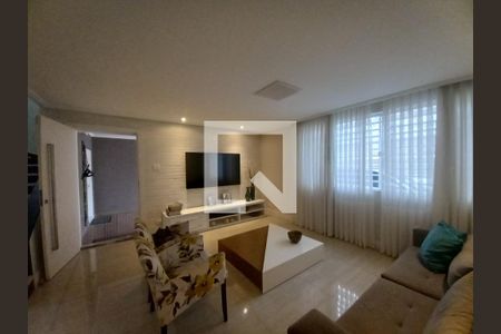 Casa à venda com 280m², 4 quartos e 3 vagas