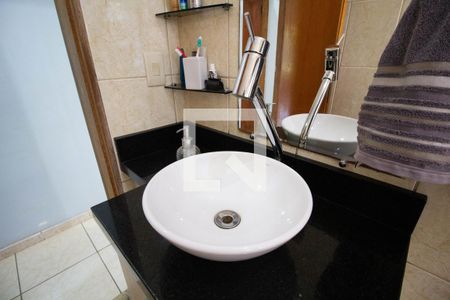 Casa à venda com 500m², 3 quartos e 4 vagas Casa à venda com 500m², 3 quartos e 4 vagasPia