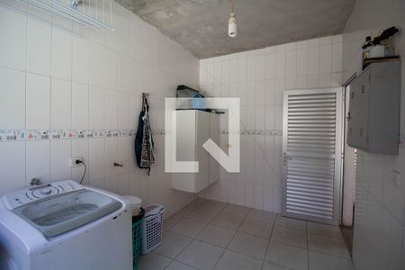 Casa à venda com 500m², 3 quartos e 4 vagas Casa à venda com 500m², 3 quartos e 4 vagasÁrea de Serviço