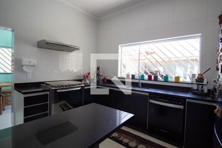 Casa à venda com 500m², 3 quartos e 4 vagas Casa à venda com 500m², 3 quartos e 4 vagasCozinha