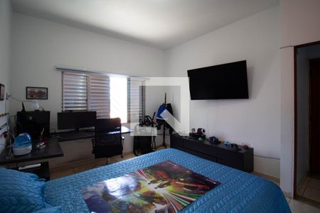 Casa à venda com 500m², 3 quartos e 4 vagas Casa à venda com 500m², 3 quartos e 4 vagasQuarto 2