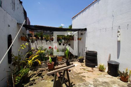 Casa à venda com 500m², 3 quartos e 4 vagas Casa à venda com 500m², 3 quartos e 4 vagasQuintal