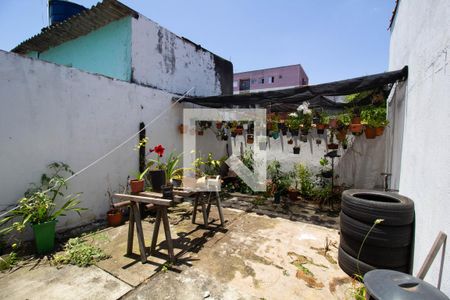 Casa à venda com 500m², 3 quartos e 4 vagas Casa à venda com 500m², 3 quartos e 4 vagasQuintal