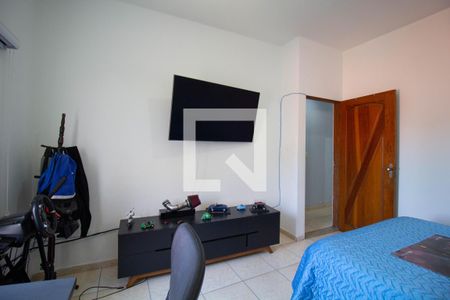 Casa à venda com 500m², 3 quartos e 4 vagas Casa à venda com 500m², 3 quartos e 4 vagasQuarto 2