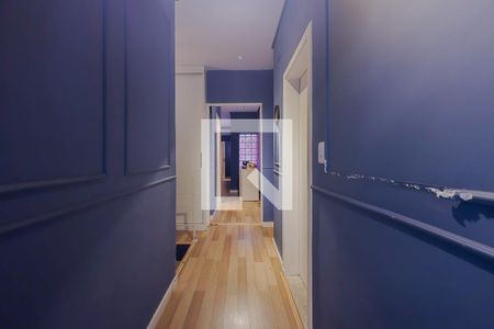 Corredor de casa à venda com 4 quartos, 275m² em Jardim Paulistano, São Paulo