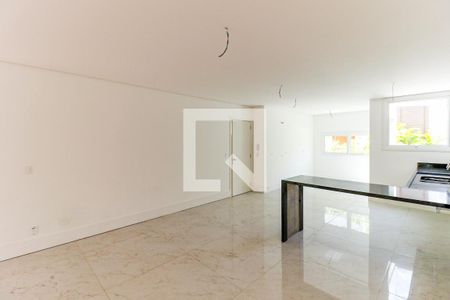 Casa de condomínio à venda com 770m², 4 quartos e 5 vagas Casa de condomínio à venda com 770m², 4 quartos e 5 vagasCozinha