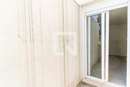 Casa de condomínio à venda com 770m², 4 quartos e 5 vagas Casa de condomínio à venda com 770m², 4 quartos e 5 vagasVaranda Suíte 2
