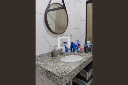 Apartamento à venda com 59m², 2 quartos e 1 vaga Apartamento à venda com 59m², 2 quartos e 1 vagaBanheiro