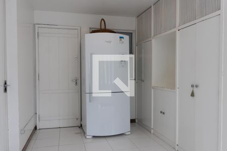 Casa à venda com 563m², 5 quartos e 2 vagas Casa à venda com 563m², 5 quartos e 2 vagasÁrea de Serviço