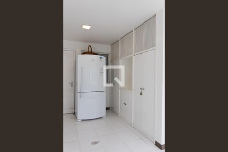 Casa à venda com 563m², 5 quartos e 2 vagas Casa à venda com 563m², 5 quartos e 2 vagasÁrea de Serviço