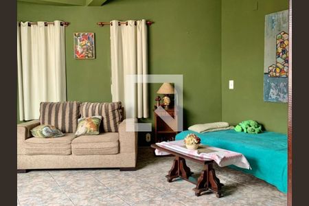 Casa à venda com 220m², 3 quartos e 3 vagas