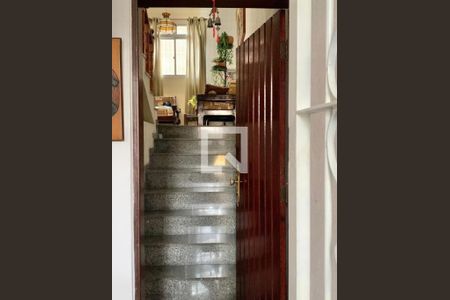 Casa à venda com 220m², 3 quartos e 3 vagas