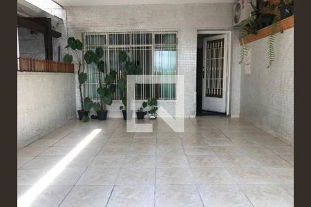 Casa à venda com 159m², 2 quartos e 2 vagas