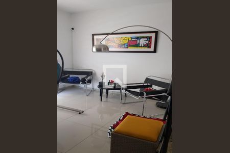 Casa de condomínio à venda com 174m², 3 quartos e 4 vagas