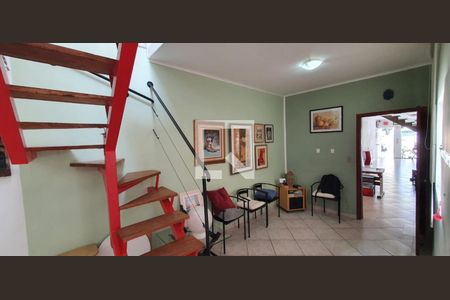 Casa à venda com 183m², 3 quartos e 1 vaga