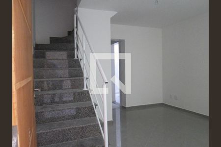 Casa de condomínio à venda com 60m², 2 quartos e 1 vaga
