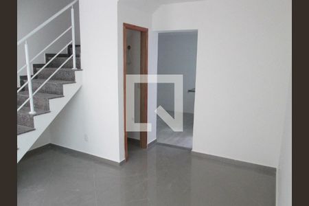 Casa de condomínio à venda com 60m², 2 quartos e 1 vaga