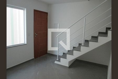 Casa de condomínio à venda com 60m², 2 quartos e 1 vaga