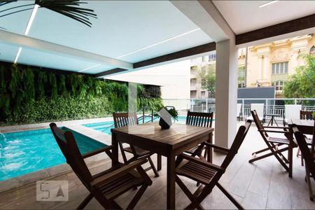 Apartamento à venda com 65m², 2 quartos e 1 vaga Apartamento à venda com 65m², 2 quartos e 1 vagaÁrea comum - Piscina