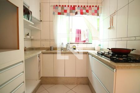 Casa à venda com 84m², 3 quartos e 2 vagasCozinha