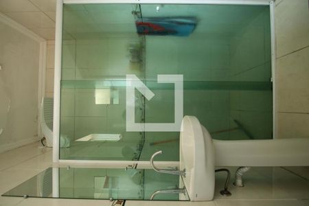 Casa à venda com 84m², 3 quartos e 2 vagasBanheiro da suíte