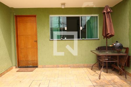 Casa à venda com 84m², 3 quartos e 2 vagasEntrada