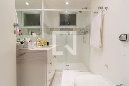 Apartamento para alugar com 95m², 3 quartos e 2 vagas Apartamento para alugar com 95m², 3 quartos e 2 vagasBanheiro