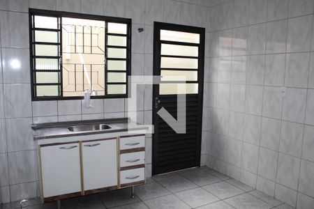 Cozinha de casa para alugar com 1 quarto, 68m² em Vila Carbone, São Paulo