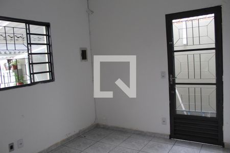 Sala de casa para alugar com 1 quarto, 68m² em Vila Carbone, São Paulo