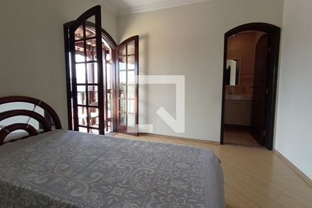 Casa à venda com 375m², 4 quartos e 6 vagas Casa à venda com 375m², 4 quartos e 6 vagasQuarto 4 - Suíte