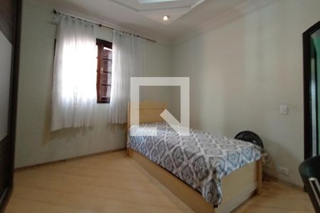 Casa à venda com 375m², 4 quartos e 6 vagas Casa à venda com 375m², 4 quartos e 6 vagasQuarto 2