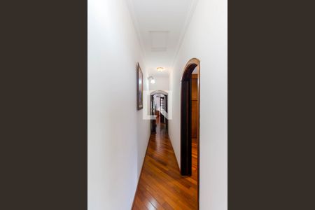 Casa à venda com 195m², 3 quartos e 2 vagas Casa à venda com 195m², 3 quartos e 2 vagasCorredor