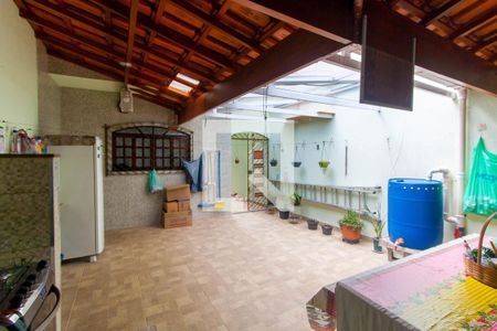 Casa à venda com 195m², 3 quartos e 2 vagas Casa à venda com 195m², 3 quartos e 2 vagasÁrea Externa