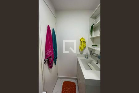 Apartamento à venda com 60m², 2 quartos e sem vaga Apartamento à venda com 60m², 2 quartos e sem vagaBanheiro