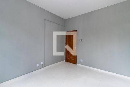 Sala de apartamento para alugar com 1 quarto, 70m² em Penha, Rio de Janeiro