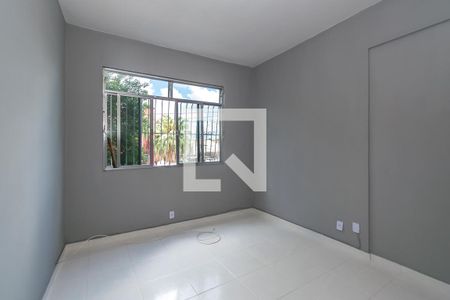 Sala de apartamento para alugar com 1 quarto, 70m² em Penha, Rio de Janeiro