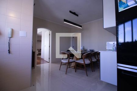 Apartamento à venda com 208m², 4 quartos e 3 vagas Apartamento à venda com 208m², 4 quartos e 3 vagasCozinha